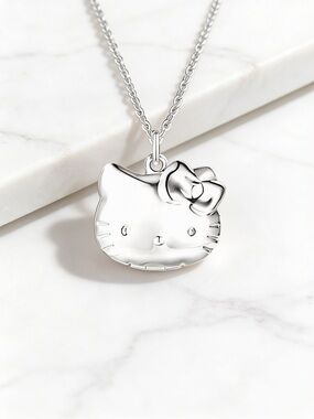 🍒3/$30 New Hello Kitty Locket Necklace